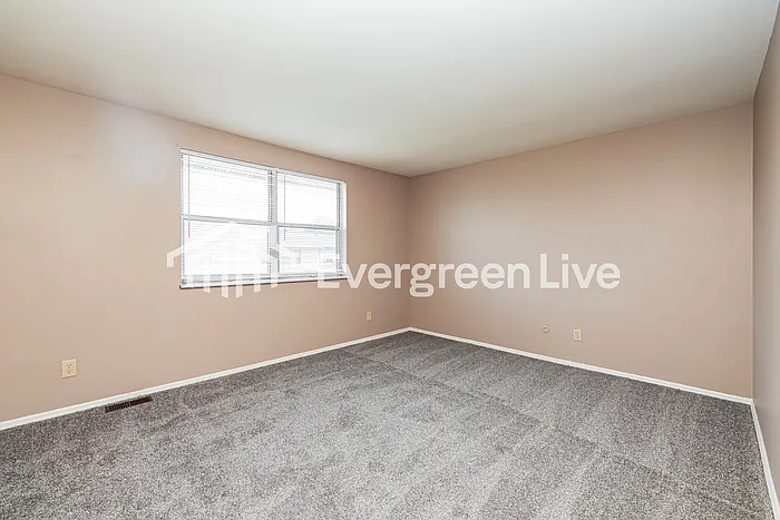 7592 Mount Hood Dr — Photo 9