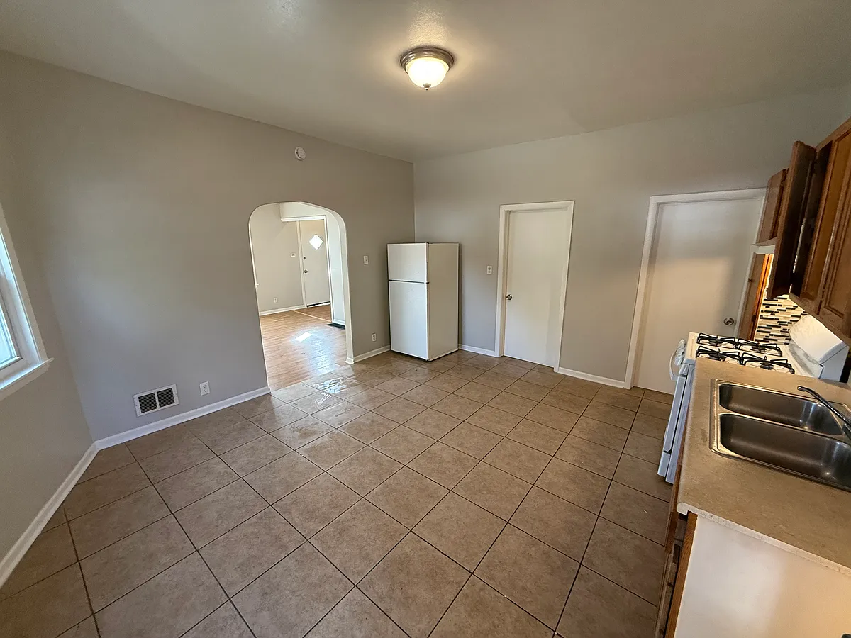 Building Photo - 2100 York St #1F