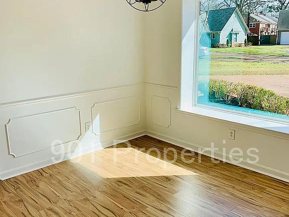 4th image of 1602 Bubbling Brook Dr