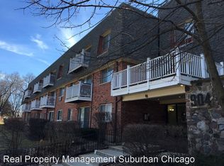 904 Ridge Sq APT 314, Elk Grove Village, IL 60007
