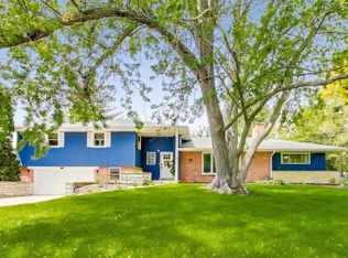 14 W Leon Ln, Prospect Heights, IL