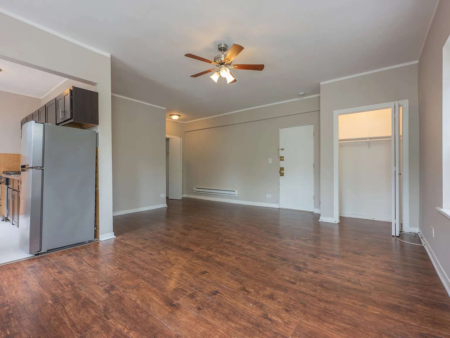 5511 n Kenmore — Photo 2
