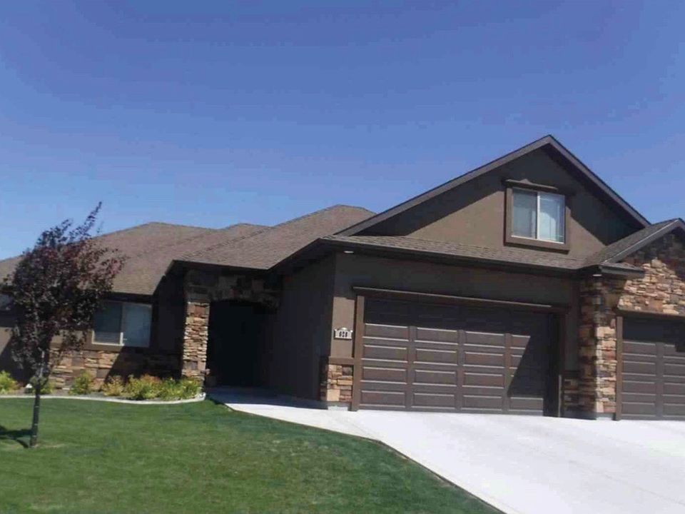 1st image of 628 Sunshine Dr
