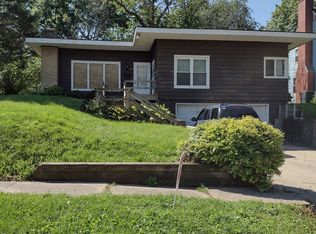 433 1/2 W Roosevelt St, Freeport, IL 61032