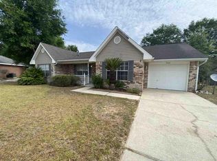 5986 Herlong Dr, Milton, FL 32570