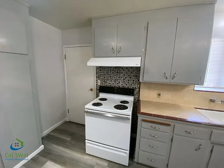 3619 Camden Ave — Photo 5