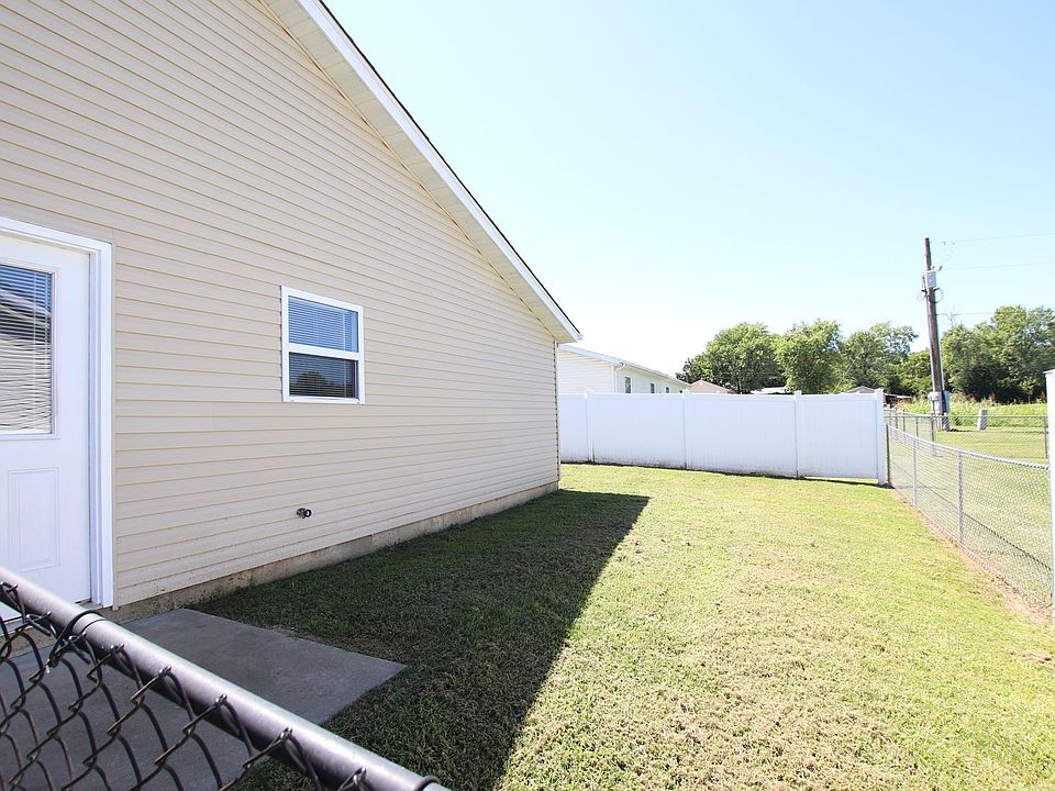 2nd image of 26 Montee Ln