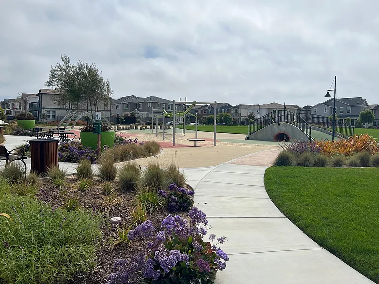 5 min walk to park