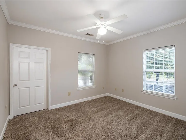 Puller Place Apartments — Photo 19