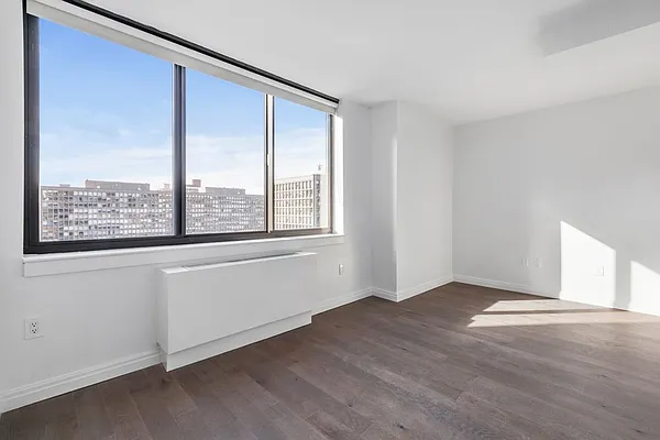 Rented by Greystar | media 36