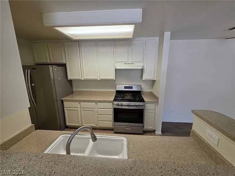 4865 S Torrey Pines Dr #106 — Photo 38