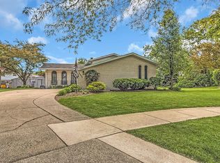 10007 Garfield Ct, Crown Point, IN 46307