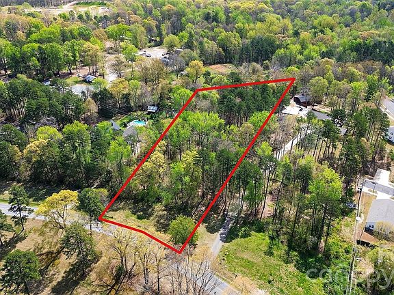 2nd image of 2626 Miranda Rd