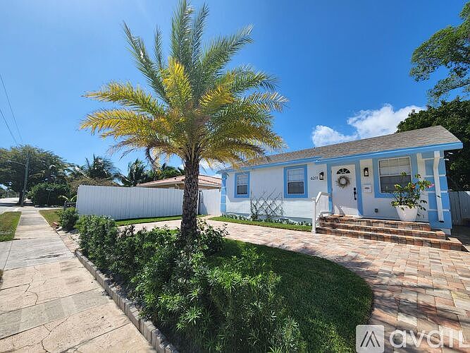 1st image of 6211 Lake Ave