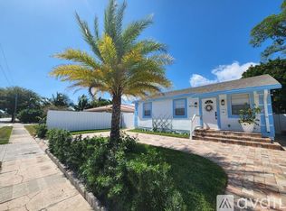 6211 Lake Ave, West Palm Beach, FL 33405