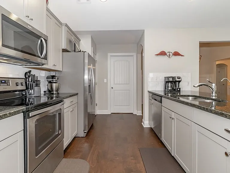 2112 Kinsale Ave — Photo 20