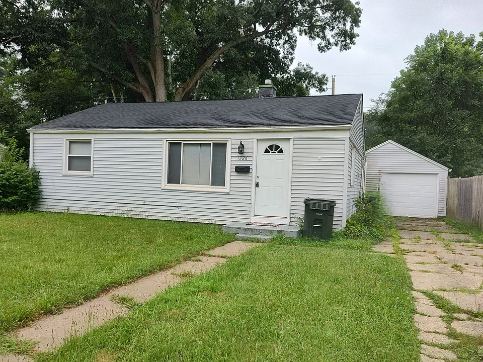 1326 Eastbrook Dr