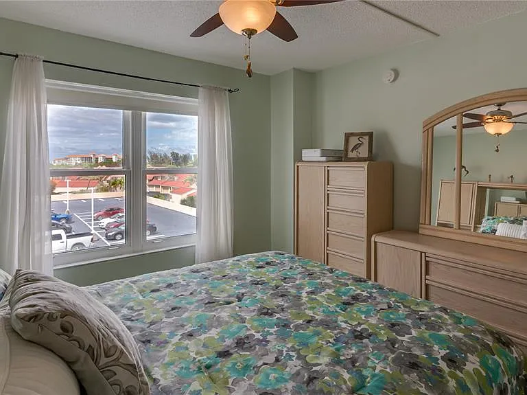 4900 Brittany Dr S #411 — Photo 23