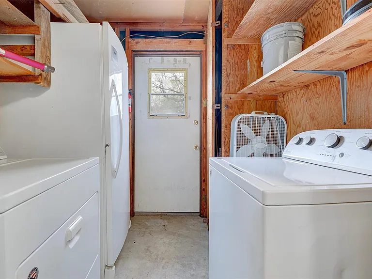 2713 Friar Tuck Ln — Photo 21