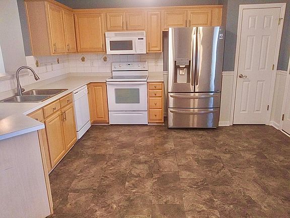 2nd image of 212 Bonnie Woods Dr