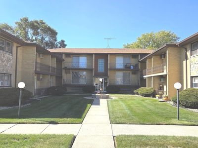 18318 Exchange Ave APT 1B, Lansing, IL, 60438