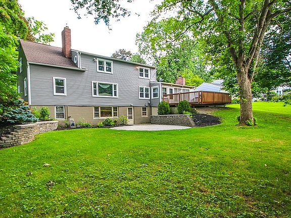 4th image of 8 Smallwood Dr