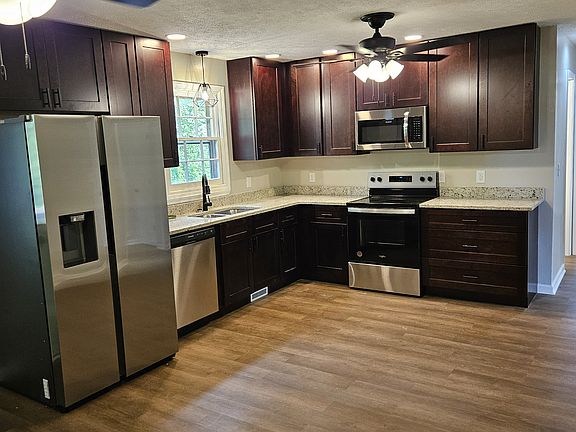 2nd image of 400 Martin Ave #1