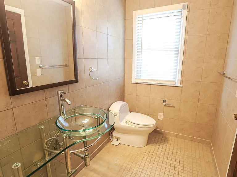 809 Houndslake Dr — Photo 41