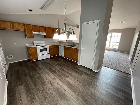 3rd image of 701 S 38th St