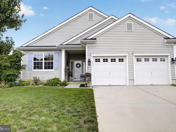 48 E Dehart Ave, Clayton, NJ 08312