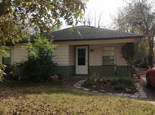 1004 Robinhood Ln, Angleton, TX 77515