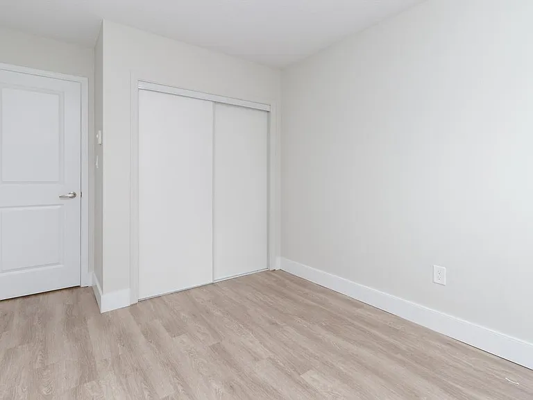 579 Rosehill St — Photo 4