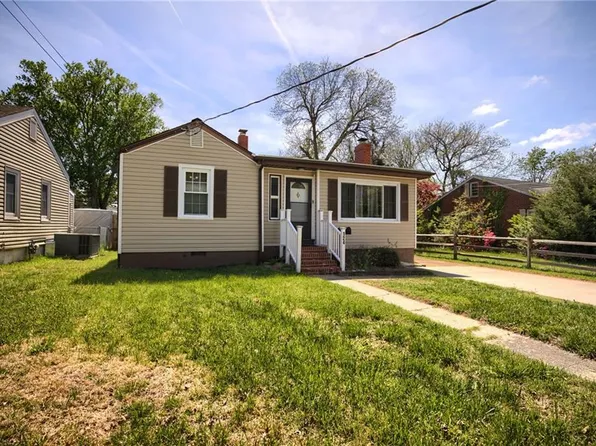 124 Cambridge Pl, Hampton, VA 23669