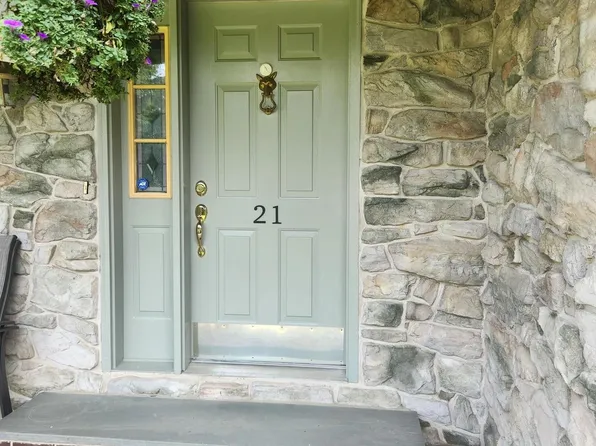 21 Mineral Springs Rd, Coatesville, PA 19320