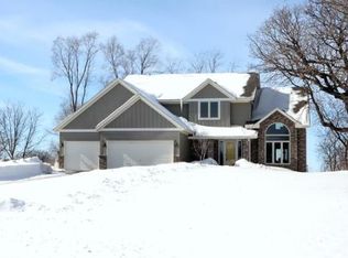 5224 Edgewater Dr, Savage, MN 55378