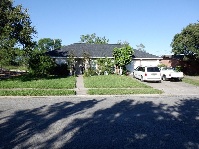1st image of 825 Alden Dr