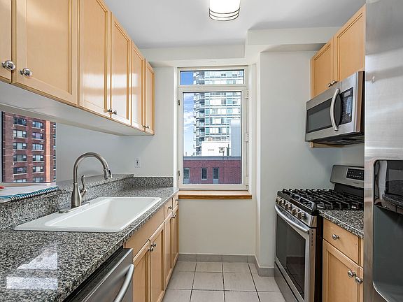 4th image of 1760 2nd Ave APT 11F