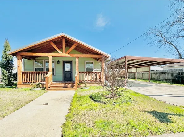 462 N Leon St, Giddings, TX 78942