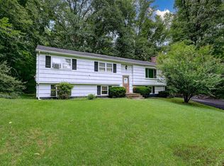 33 Jeremiah Rd, Sandy Hook, CT 06482