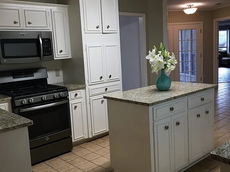 1002 Chase Ln — Photo 4