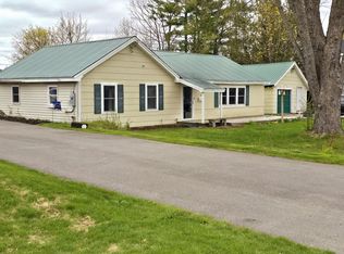 17 Beacon St, Brewer, ME 04412