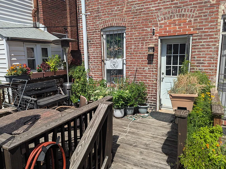 313 K St NE — Photo 23