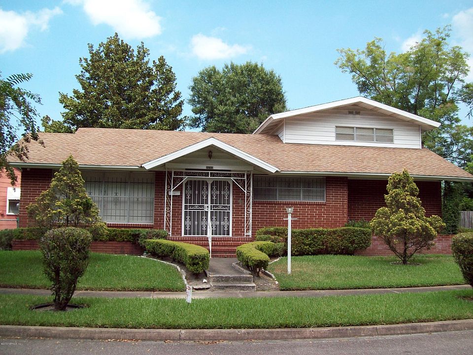 1st image of 2233 College Circle W