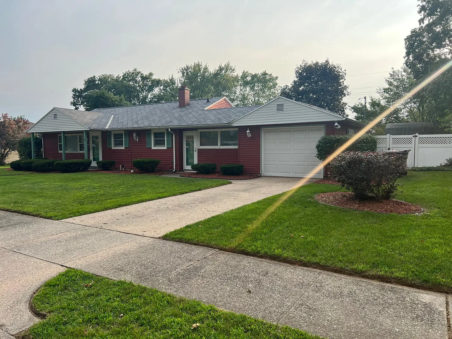 123 N Holiday Dr photo 1