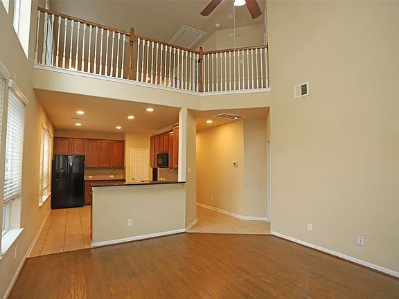 2nd image of 1202 Glenwood Canyon Ln