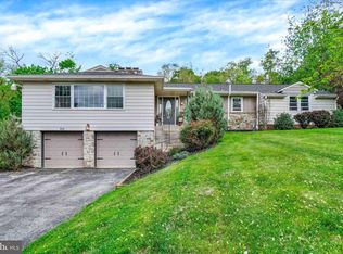 104 Woodland Dr, York, PA 17403