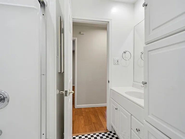 1835 Sandalwood Dr — Photo 22