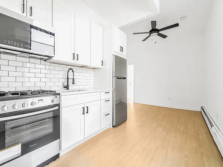 4 Stanwix St #3R — Photo 3