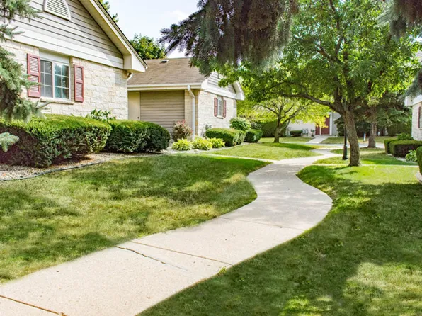 N86W14224 Fond Du Lac Ave APT 14224, Menomonee Falls, WI 53051