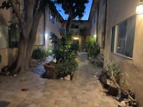 COURTYARD -EVENING VIEW
